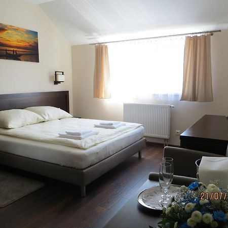 Hotel Pod Chełmem Ropa Buitenkant foto