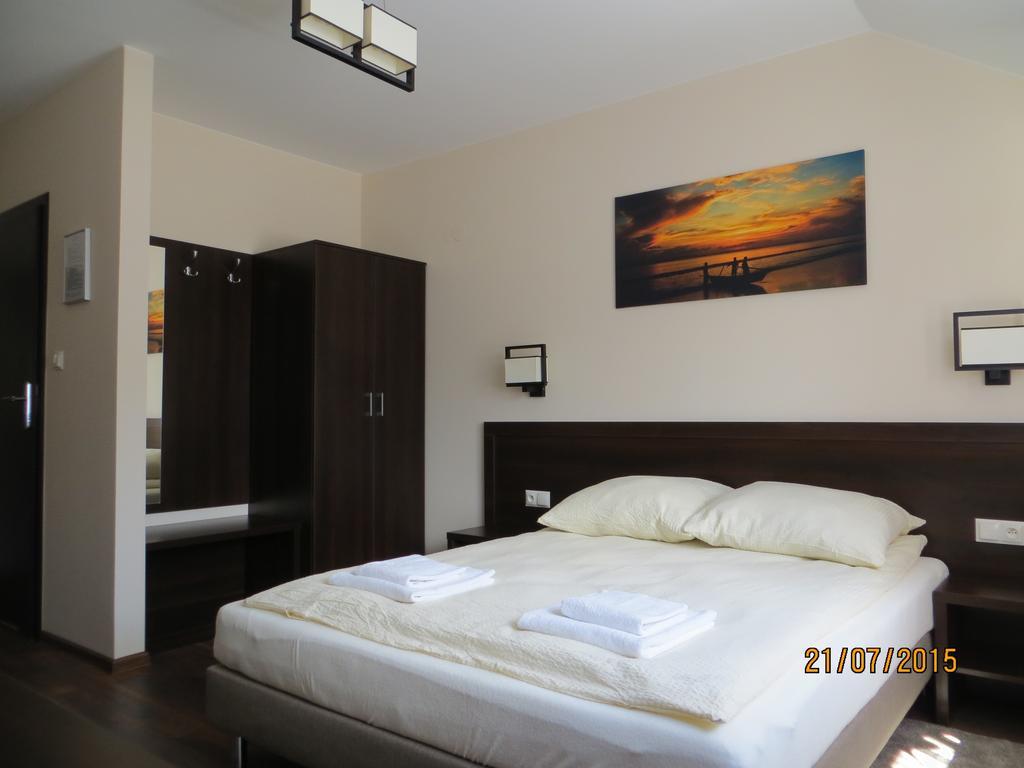 Hotel Pod Chełmem Ropa Buitenkant foto