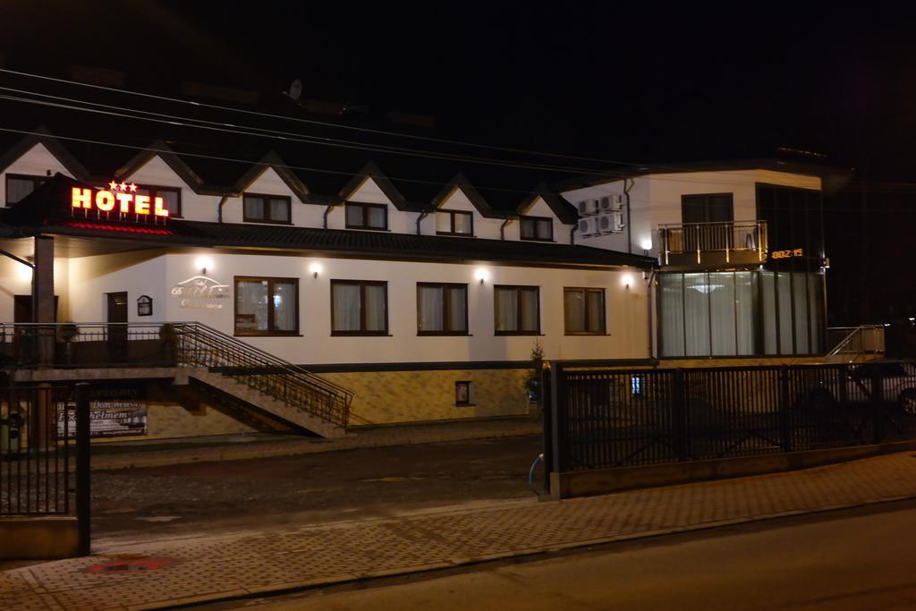 Hotel Pod Chełmem Ropa Buitenkant foto