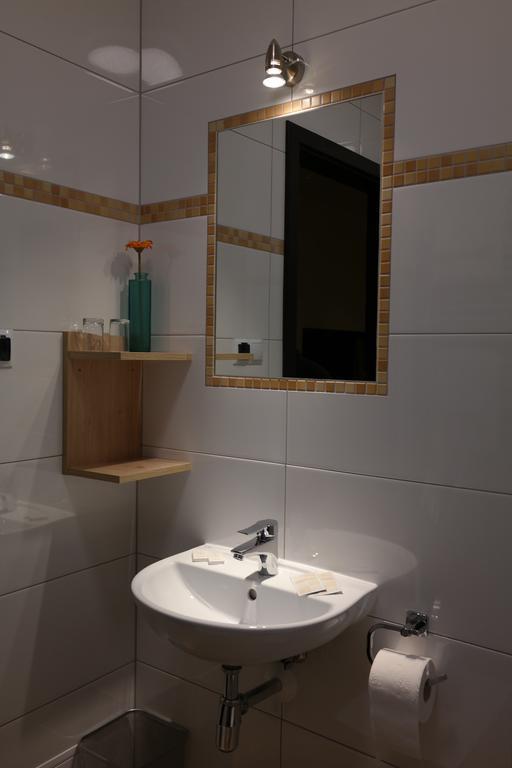 Hotel Pod Chełmem Ropa Buitenkant foto