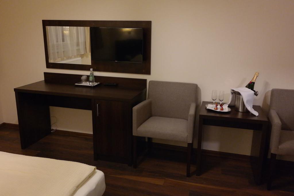 Hotel Pod Chełmem Ropa Kamer foto