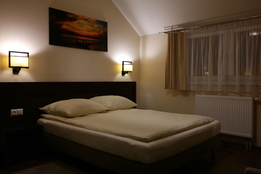 Hotel Pod Chełmem Ropa Kamer foto